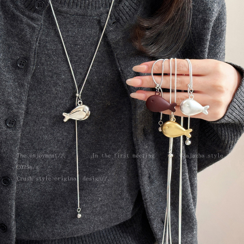 Silver Pull-Out Fish Necklace for Women, Simple and Versatile Niche Design Winter Accessories, Cute Long Decorative Sweater Chain Silver Pull-Out Fish Necklace for Women, Simple and Versatile Niche Design Winter Accessories, Cute Long Decorative Sweater Chain