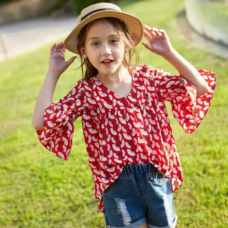 Детская шифоновая рубашка для девочек, топ с цветочным принтом, короткий рукав, лето 2025, новая корейская версия, свободного кроя, тонкая, для детей постарше.