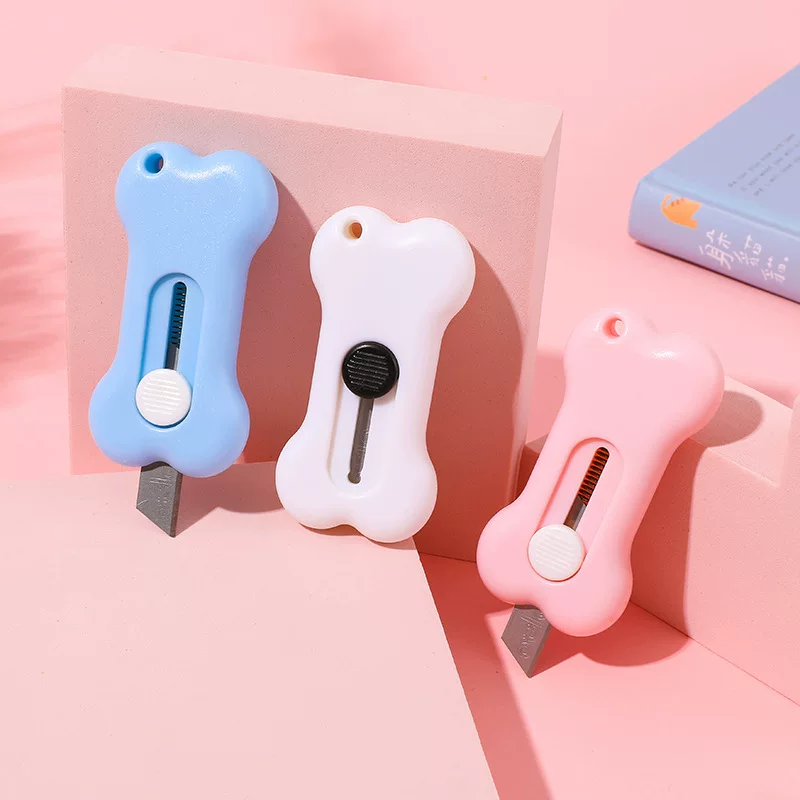 Small cartoon handheld pocket knife for elementary school students, handmade