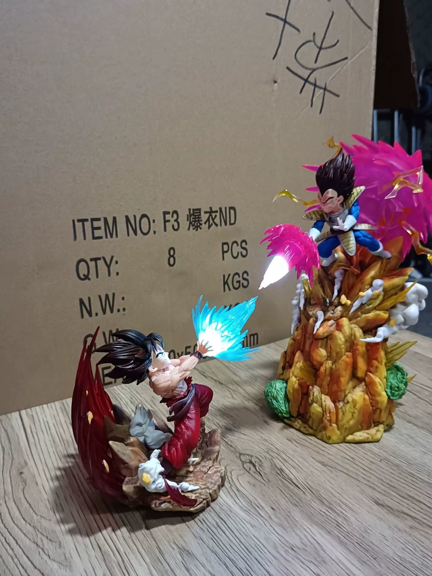 Dragon Ball LG Вегета против Сунь Укуна Судьба Судьба Небо Сцены Статуя Статуя Кукла Box Модель