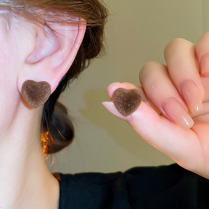 Pendientes de suministro de mercado nocturno de agujas de plata Pendientes de moda coreana en vivo Pendientes de estilo caliente Pendientes de lujo ligero Mujeres de alta gama