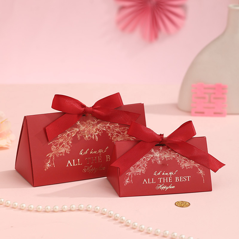 [triangular box] burgundy + burgundy ribbon