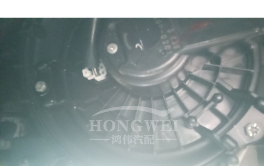 Suitable for 09 Suzuki Swift SX4 right-hand drive air conditioner blower motor assembly heating and cooling fan motor plug