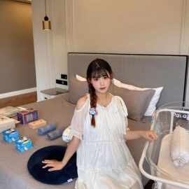 新品A字裙短袖绑带圆领连衣裙超好看纯色女生夏装通勤时尚流行款