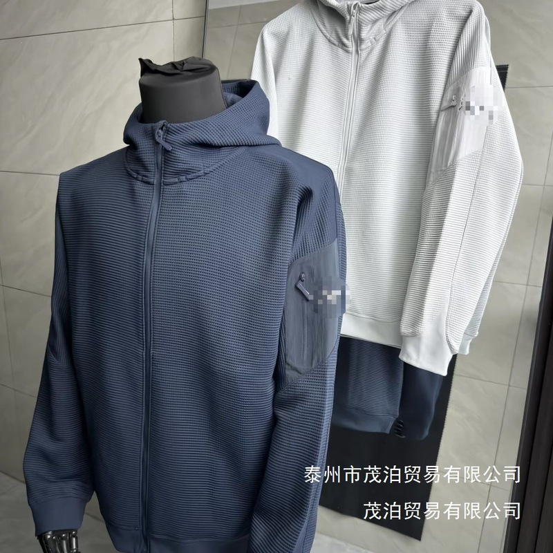 High-End Waffle Weave Hooded Embroidered Bird Print Jacket with Full Tags in Navy Blue and Gray, Wholesale High-End Waffle Weave Hooded Embroidered Bird Print Jacket with Full Tags in Navy Blue and Gray, Wholesale