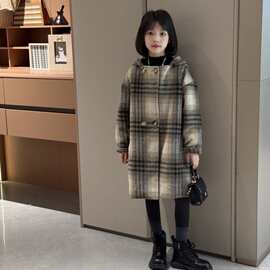 女童毛呢大衣2026年新款洋气儿童中长款时髦格子夹棉连帽防风外套
