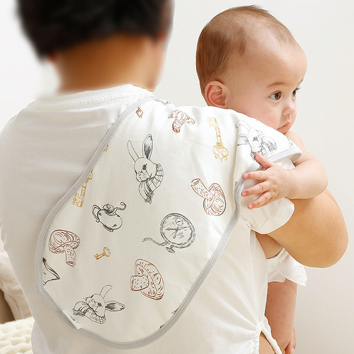Newborn baby partition towel saliva towel anti-spill milk Australian cotton gauze spit milk shoulder pad newborn baby waterproof large bib