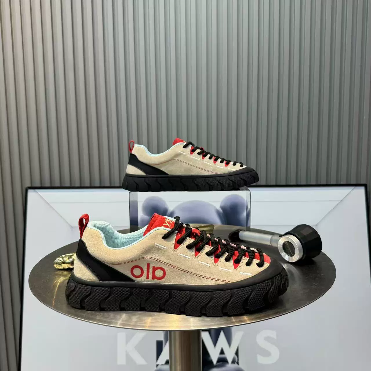 男鞋新款潮流舒适低帮百搭皮面耐磨纯色时尚轻便韩版运动休闲板鞋