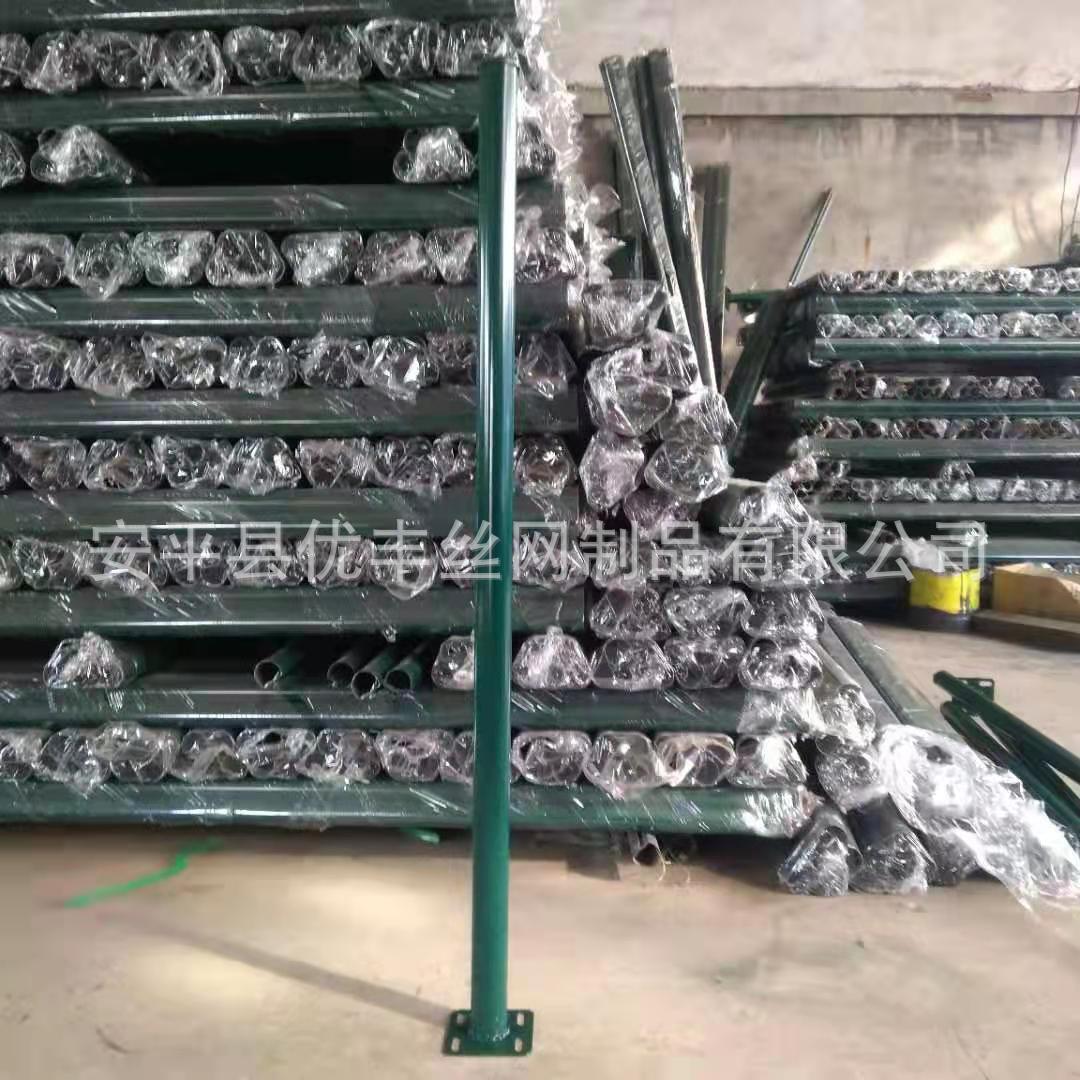 批发荷兰网圆管立柱农场养殖果园鱼塘围栏铁丝网立柱