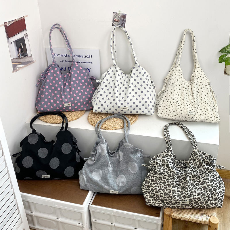 Korean-Style Lazy Style Shoulder Bag with Drawstring, Large Capacity, Suitable for Commuting and Travel, Vintage Polka Dot Casual Versatile Tote Bag