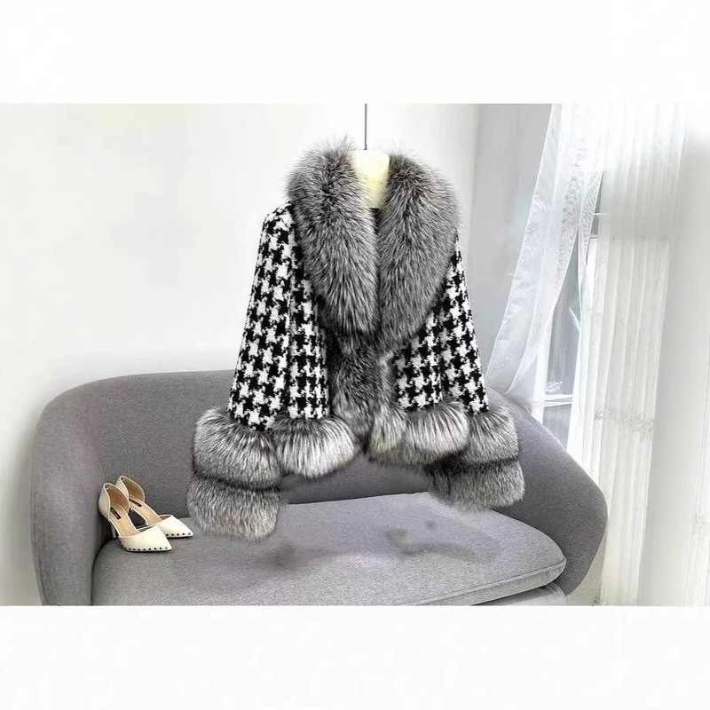 2026 Autumn/Winter Houndstooth Large Fur Collar Fox Fur Coat for Women, Elegant Short Fur Coat, Light Luxury