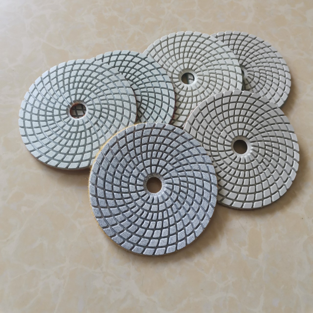 4寸100mm金刚石水磨片大理石花岗岩水磨石材打磨抛光片水磨片