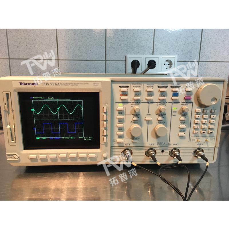 Tektronix 泰克 500 MHz TDS724A 数字示波器智能