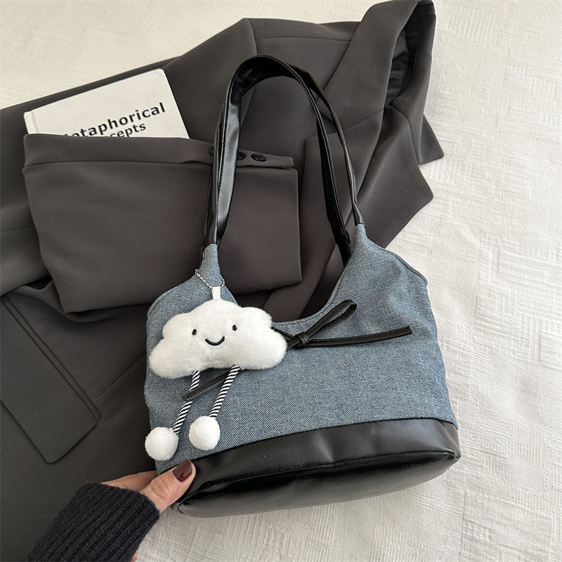 Invierno nuevo bolso de arco de gran capacidad de hombro bolso axilar 2024 este año bolso ocio popular bolso especial