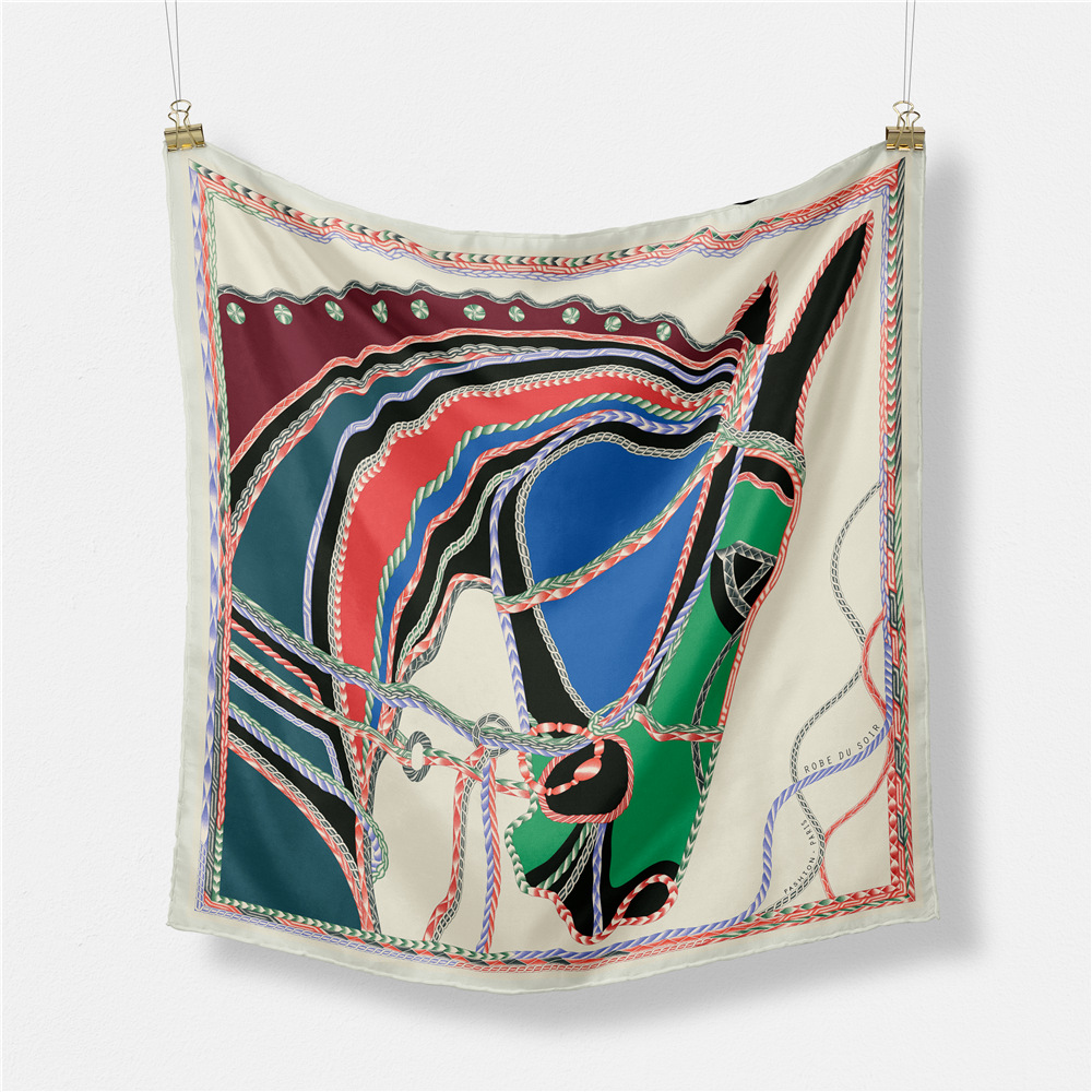 Streetwear Style 53cm New Style Carriage Chain Ladies Twill Decorative Small Square Scarf