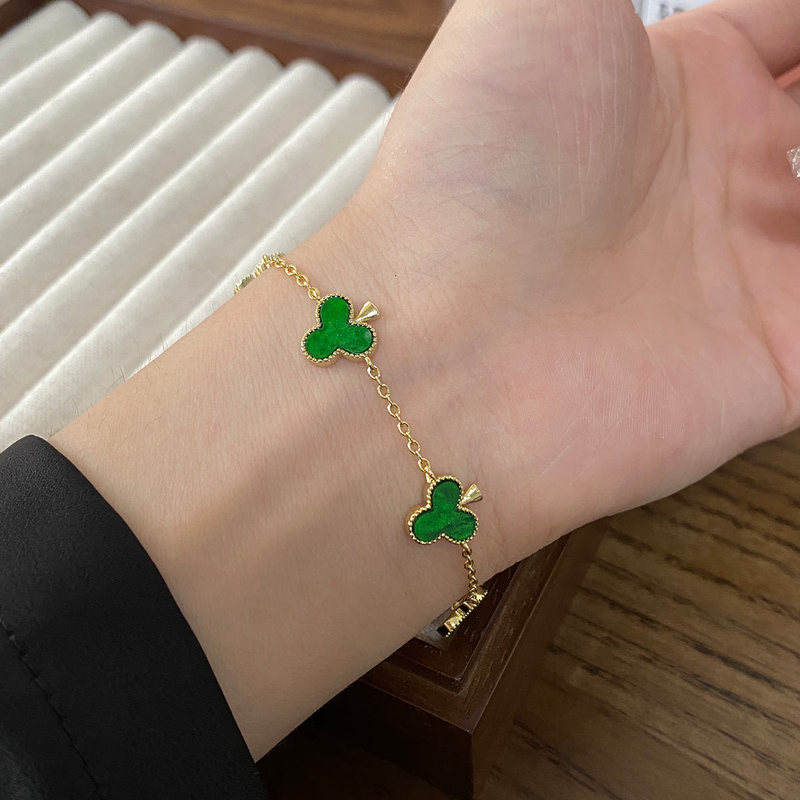 Clover Bracelet Classic Retro Color-free Jewelry Japanese and Korean High-end Temperament Niche Design Bracelet All-match