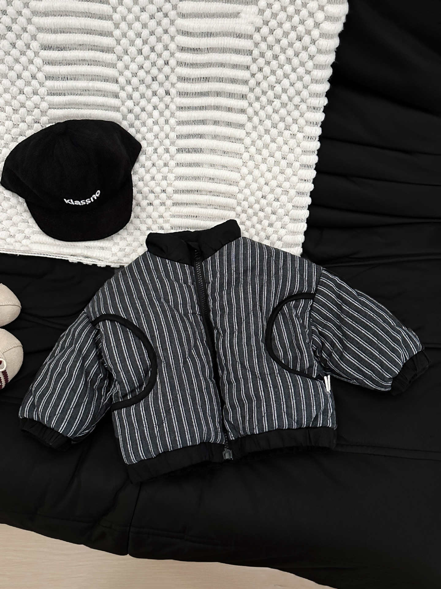 Chao Cool Baby invierno algodón nuevo chico guapo extranjero rayas de algodón intercalado grueso ropa de algodón cálida ropa de bebé