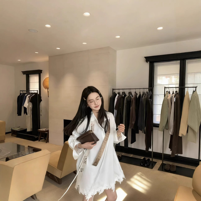 Ouyang's Lazy Sweet Tea Style with a French Vibe! Heavy-Duty 3D Embroidery Lace Ribbon Shirt, Loose Blouse