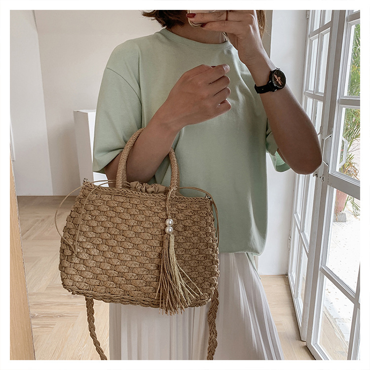 Fashion Straw Woven Messenger Tassel Bag display picture 19