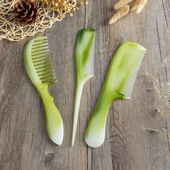 Direct factory sale, unbreakable imitation green jade ox horn comb, household practical comb, wholesale supply from 2-yuan stalls