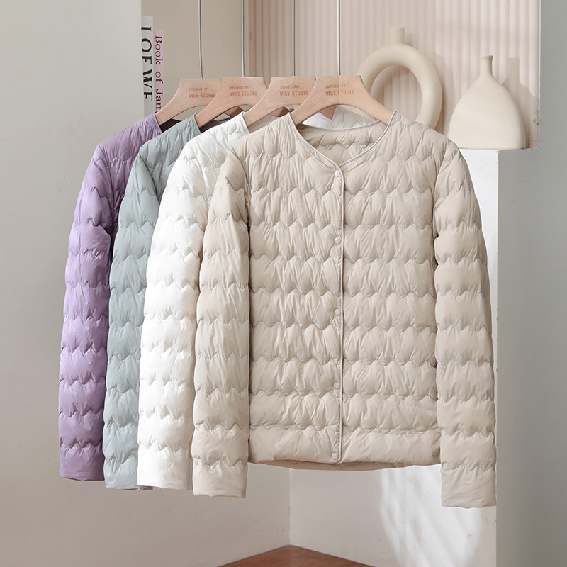 Youjia Clothing's New Autumn and Winter Lightweight down Jacket for Women, Short Style with Wavy Round Neck, Convertible to V-Neck, Warm Inner Layer Coat