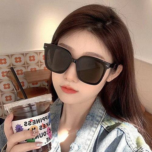New large frame sunglasses with rivets for women, fashion, men's fashion, big face, slimming ins, high-end glasses, square frame sunglasses batch