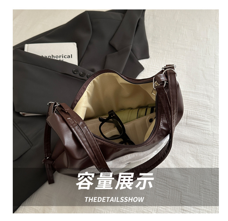 The new autumn and winter 2024 fashion cartoon backpack with simple, individual and niche design, single-shoulder bag and commuter tote bag undefined