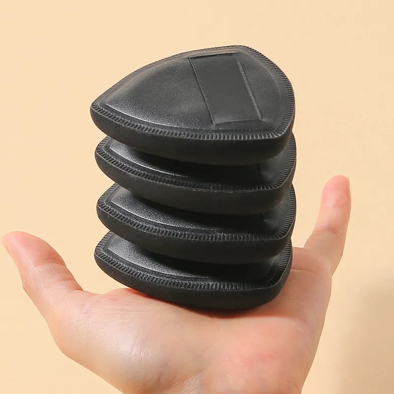 Esponja triangular negra para maquillaje que no absorbe polvo, base de maquillaje tipo marshmallow, herramientas de belleza profesionales al por mayor, venta transfronteriza de gran éxito.