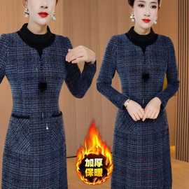 一件代发直播爆款2025秋冬新款时尚优雅气质减龄加厚保暖连衣裙