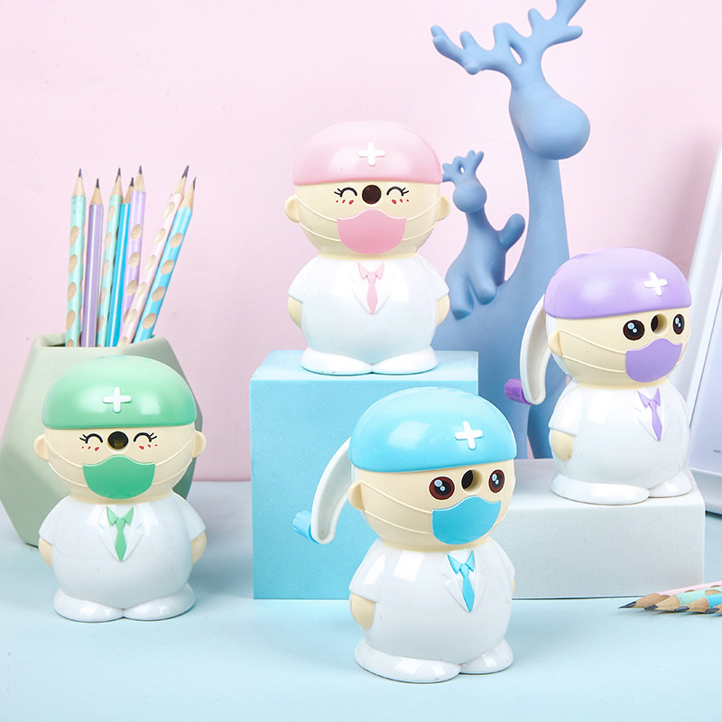 7815 Sacapuntas de lápiz de corazón de médico Sacapuntas de lápiz de dibujos animados de moda de estudiante núcleo de cuchillo de acero de aleación Sacapuntas de lápiz de manivela