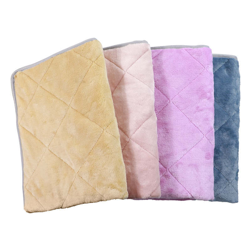 Estera del animal doméstico engrosada Otoño e Invierno antideslizante gato estera del perro Four Seasons universal anti-stick de piel caliente estera del perro