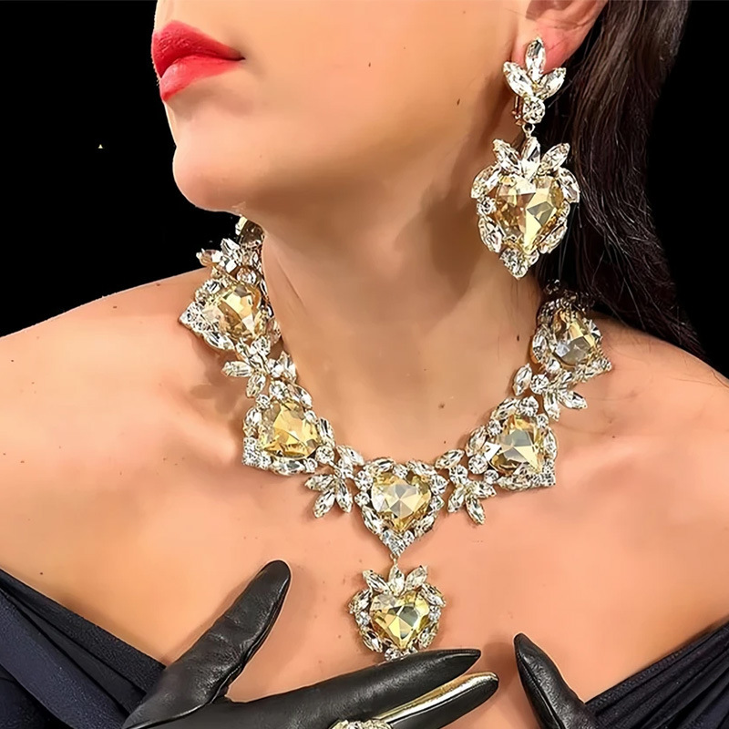 Europa y América amor conjunto de joyería de moda femenina alta sensación de diamante clavícula pendientes simples conjunto de joyería