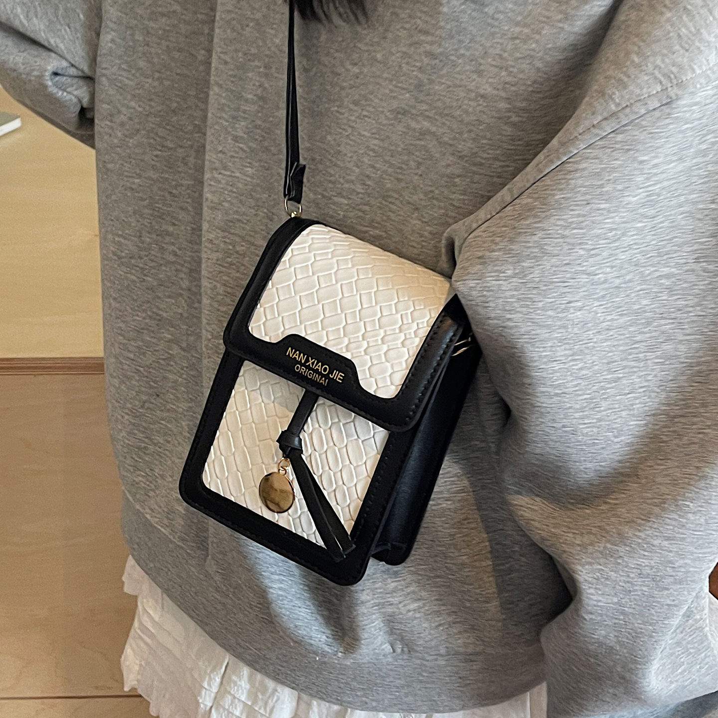 This Year's Trendy Woven Bags for Women 2026 New Fashion Crossbody Quilted Shoulder Bag for Women Niche Versatile Shoulder Bag