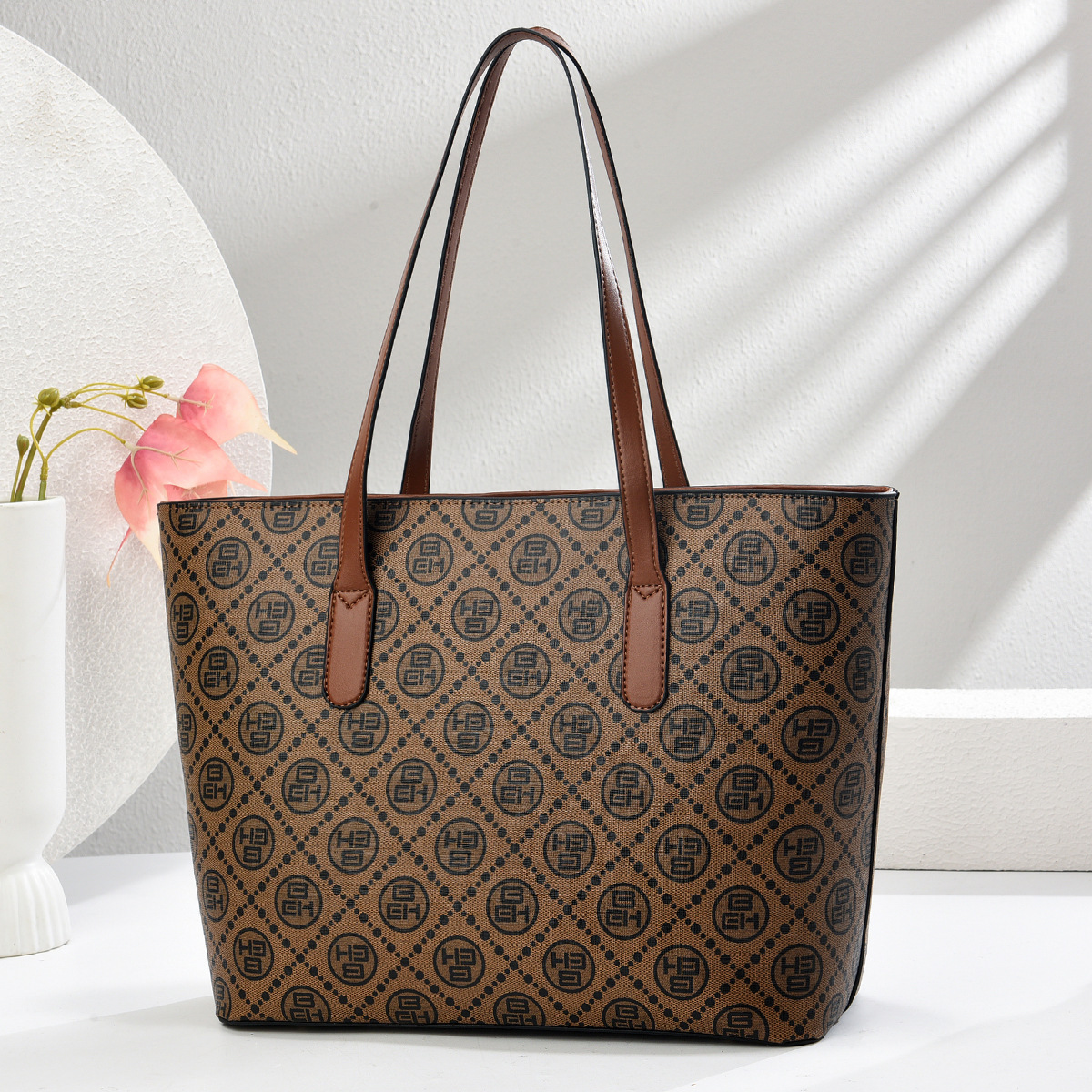 Bolsos tote bolsos nuevos bolsos de mujer de tendencia retro bolsos pequeños accesorios bolsos grandes bolsos de axilas bags de comercio exterior de gran capacidad