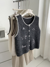 韩系减龄卡通刺绣针织马甲开衫女设计感花边贝壳扣毛衣背心秋冬