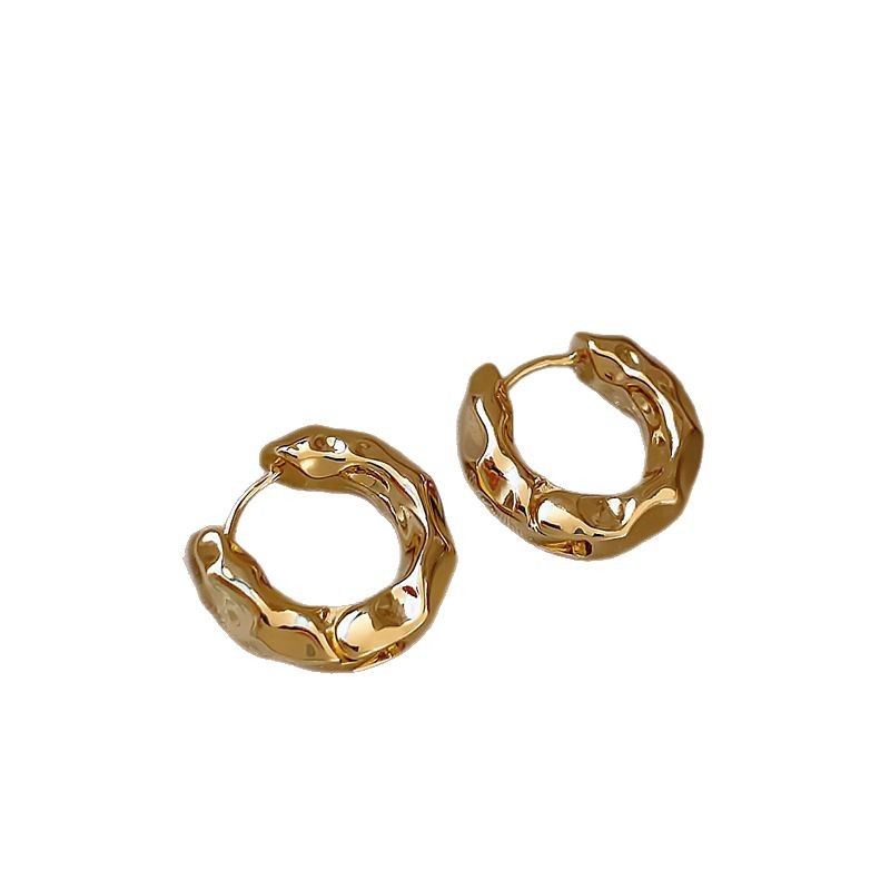 fashionable golden elegant design earrings