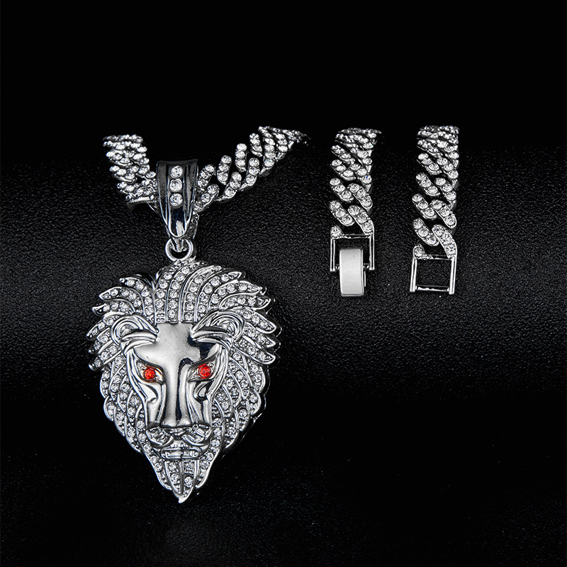 Men's lion head domineering hip-hop pendant with personalized design and Cuban chain accessories_voghion.com