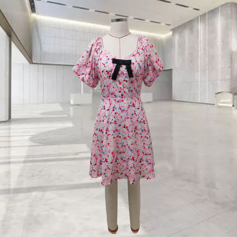 明星同款粉色短袖碎花Ｖ领甜美显瘦气质连衣裙女春秋新款女裙