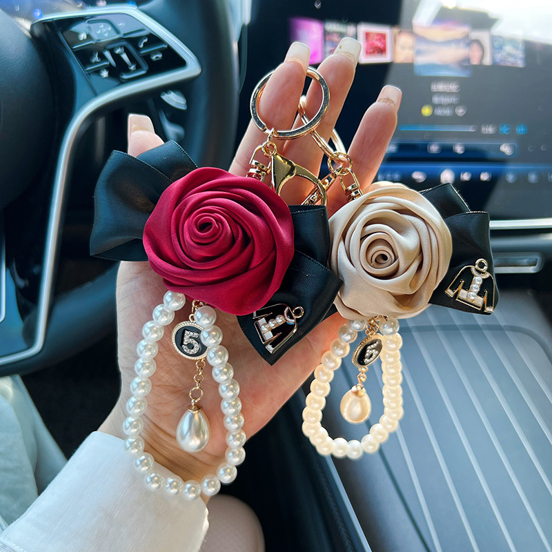 Tela rosa flor cadena de perlas llavero gota de agua accesorios bolsos personalizados adornos llavero de control remoto de coche coreano