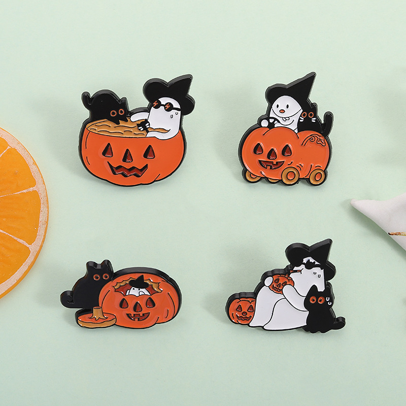 Ghost creative brooch