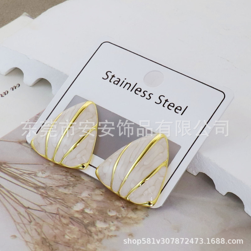 跨境轻奢高级感不锈钢方形白色滴釉爱心耳环女小巧精致时尚耳钉|undefined