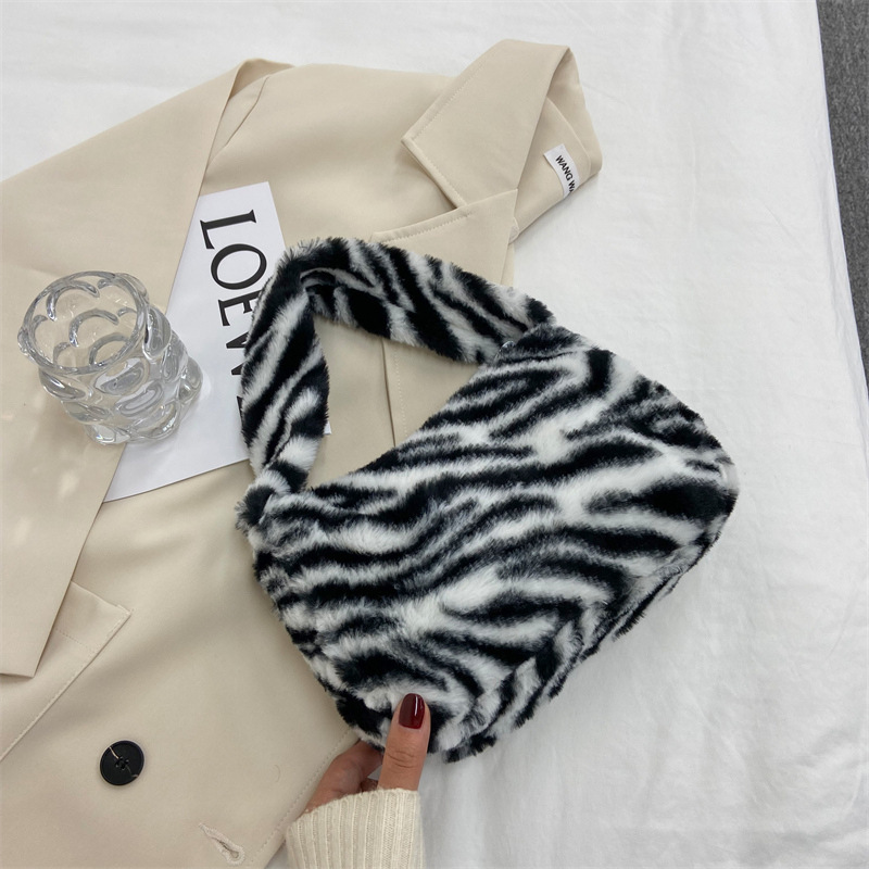 Qadın üçün leopard naxışlı xəzli çiyin və əl çantası