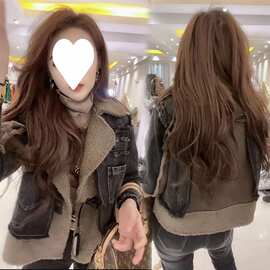 短款牛仔拼接羊羔毛大翻领百搭外套女2024年冬季新款洋气时尚潮流