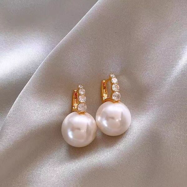 Pearl Earrings 2024 New Explosions High-end Light Luxury High-end French Square Round Face 2024 Earrings Pendant for Women
