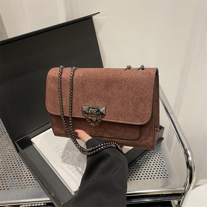 Moda simple coreana bolso pequeño para mujeres 2024 invierno nuevo mochila de hombro esmerilado personalidad popular bolso de brazo