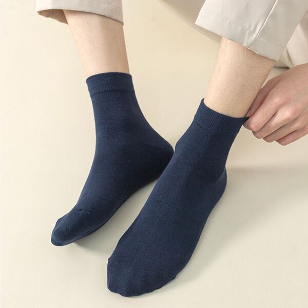 Solid color women's winter demi-season socks for traveling