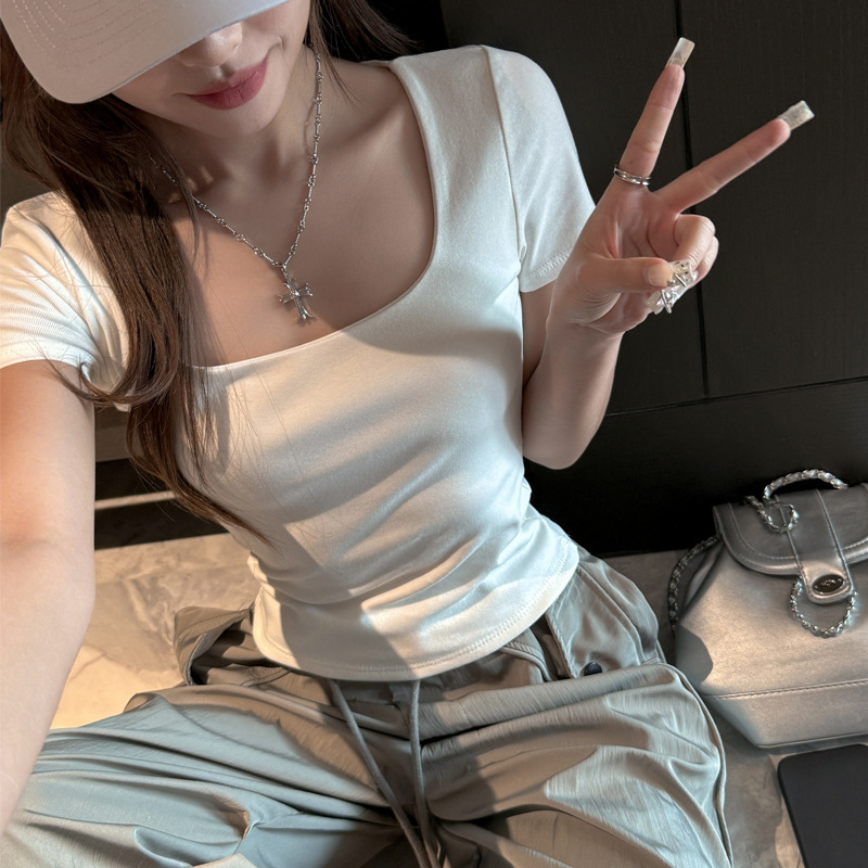 하얀색