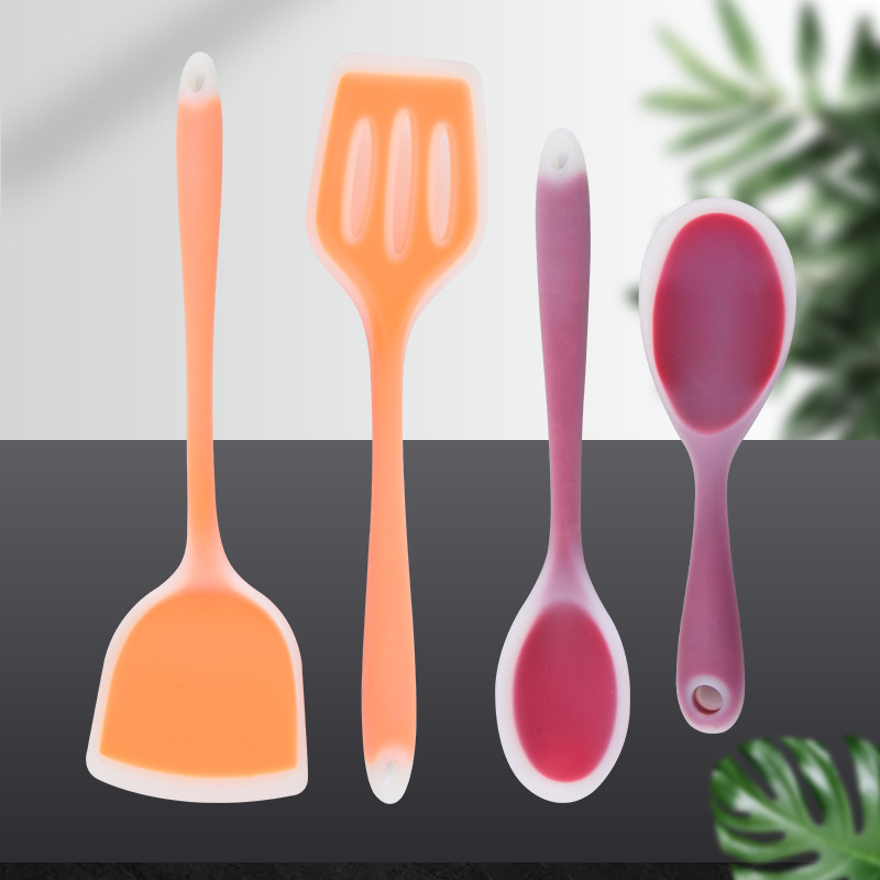 Juego de utensilios de cocina de silicona para hornear de cuatro piezas de cocina antiadherente resistente a altas temperaturas, espátula, colador, cuchara translúcido