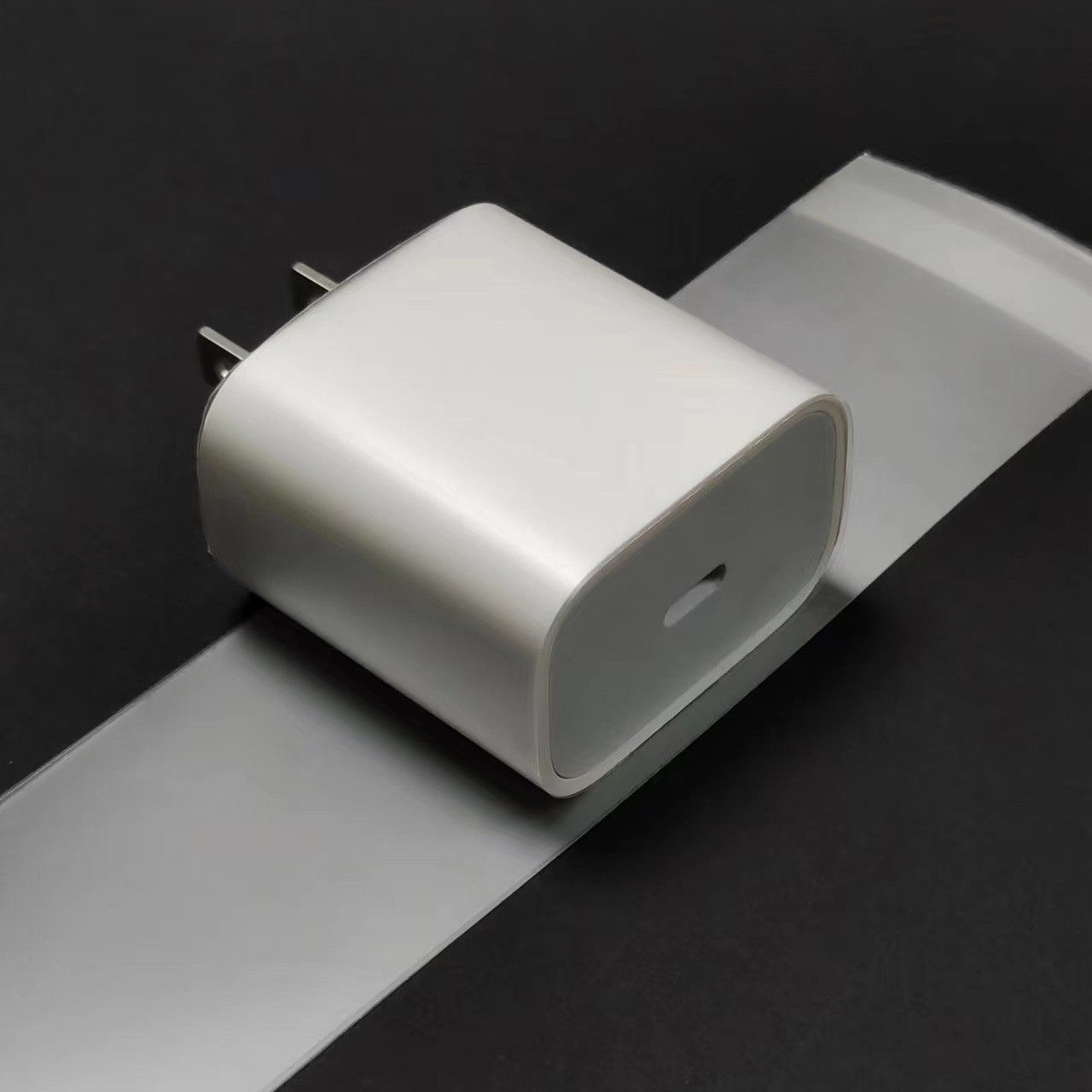 充电器保护膜透明包装充电头磨砂包装膜防刮花防尘可印刷模切加工