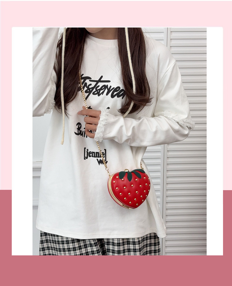Clasp Frame Closure Type Women's Medium Pu Leather Strawberry Cute Rivet Round Clasp Frame Crossbody Bag